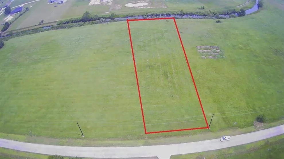Unit for sale at 514 Chuckwagon Trail, Angleton, TX 77515