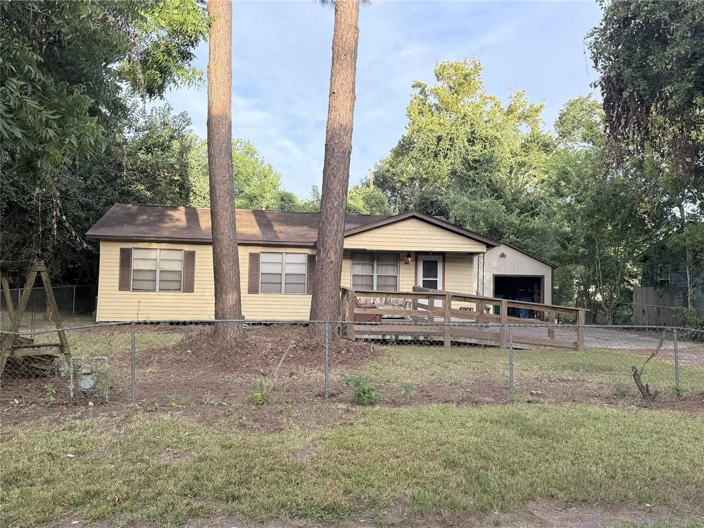 Unit for sale at 724 S Morgan Street, Angleton, TX 77515