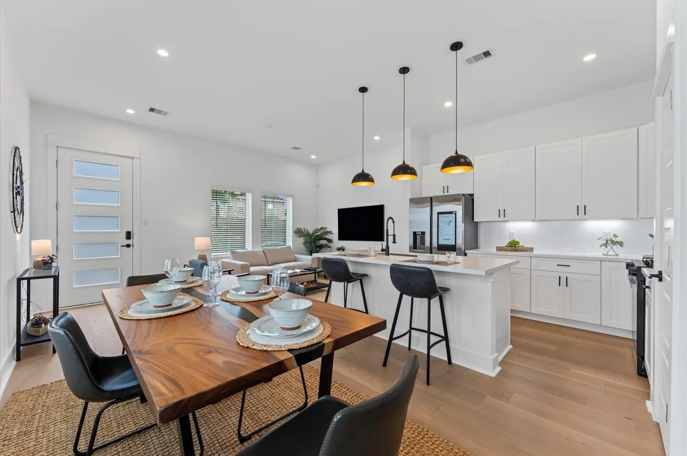 Unit for sale at 332 Neyland Street, Houston, TX 77022