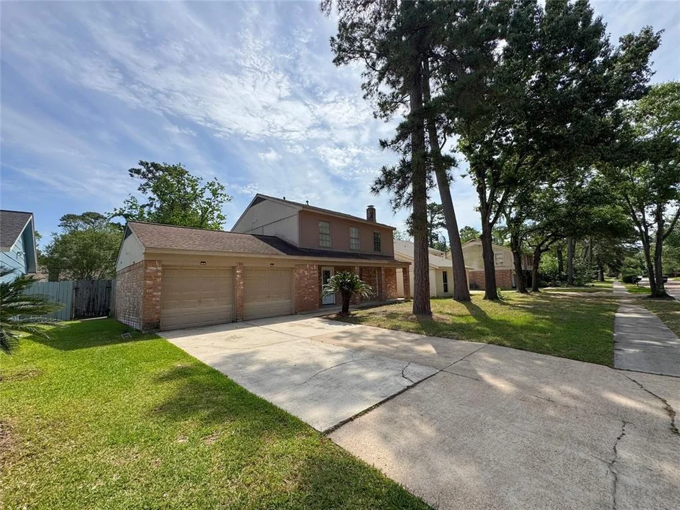 Unit for sale at 23422 Briarcreek Boulevard, Spring, TX 77373