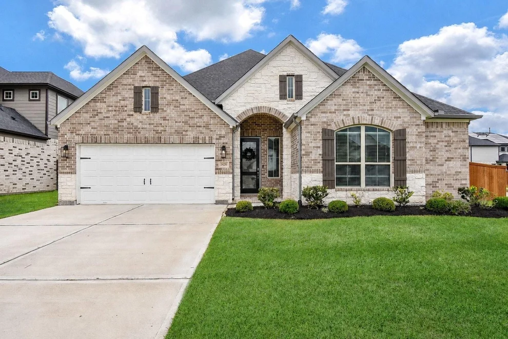Unit for sale at 3426 Majestic Pine Lane, Rosenberg, TX 77471