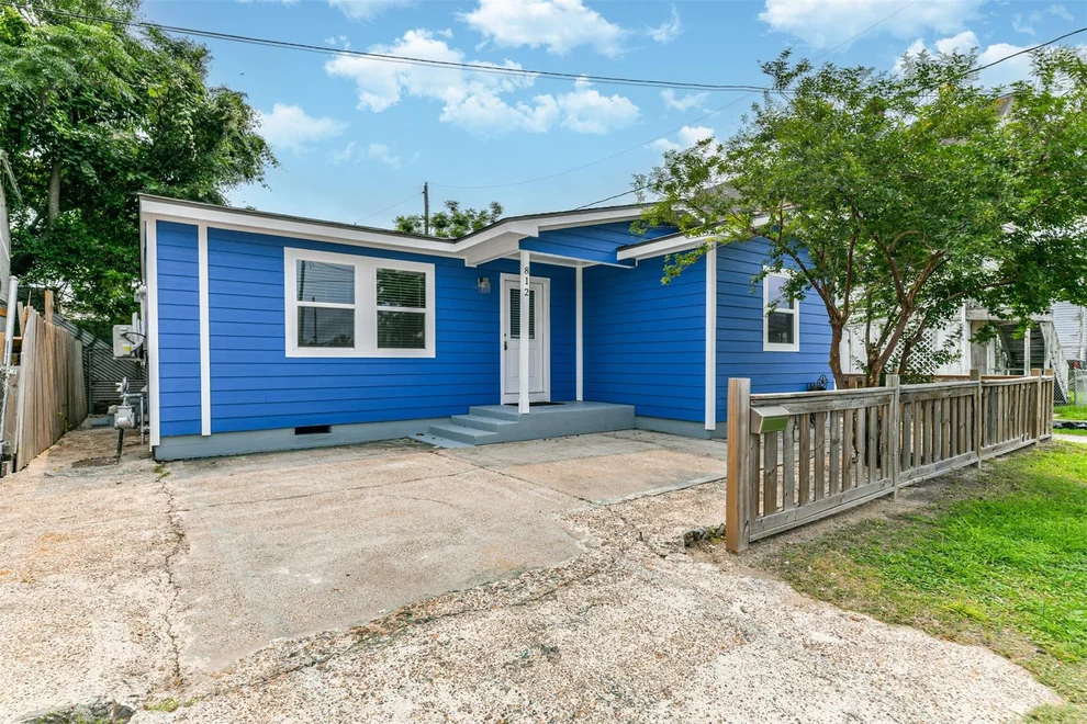 Unit for sale at 812 38th Street, Galveston, TX 77550