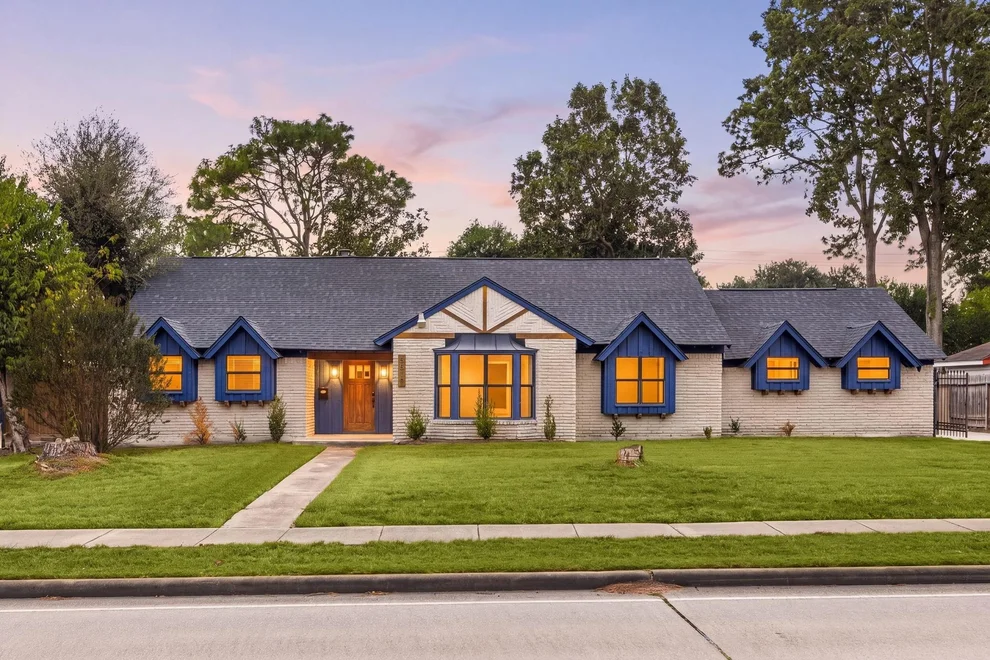 Unit for sale at 5519 W Bellfort Avenue, Houston, TX 77035