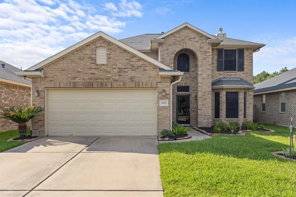 Unit for sale at 1923 Vale Haven Drive, Spring, TX 77373