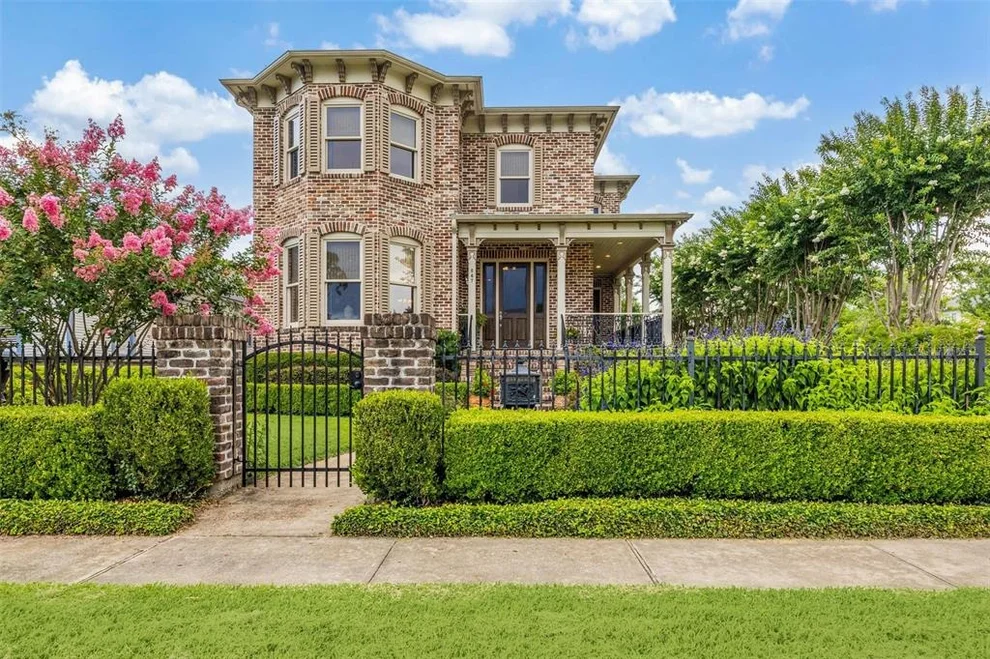 Unit for sale at 647 Cortlandt Street, Houston, TX 77007