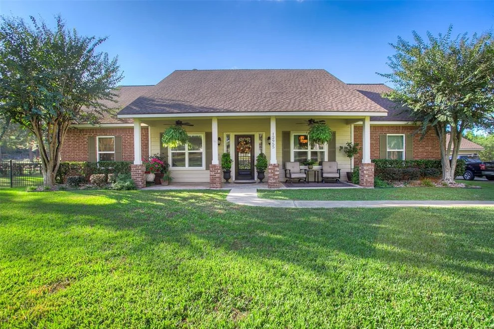 Unit for sale at 12955 Elrod Drive, Conroe, TX 77303