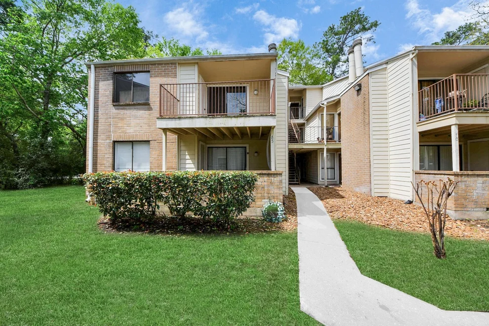 Unit for sale at 3500 Tangle Brush Drive, The Woodlands, TX 77381