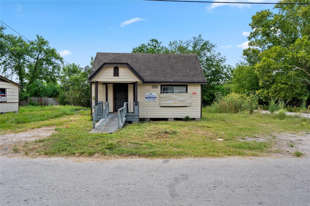 Unit for sale at 7337 Parkes Street, Houston, TX 77088