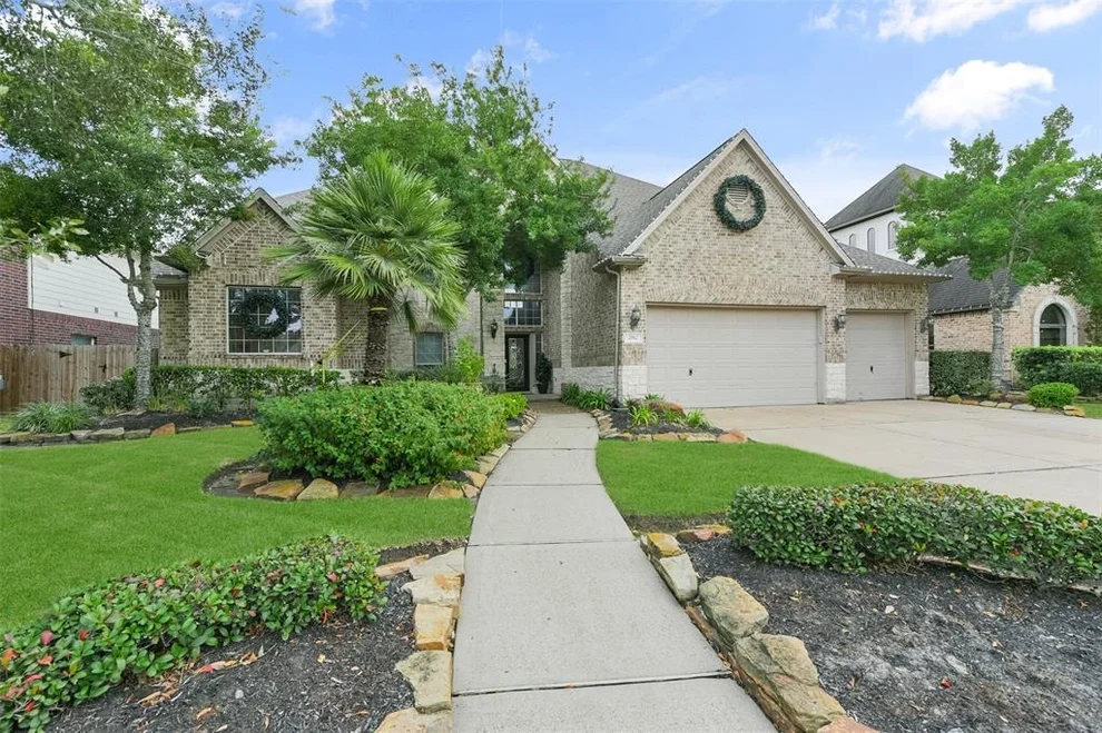 Unit for sale at 2512 Barcelona Way, League City, TX 77573