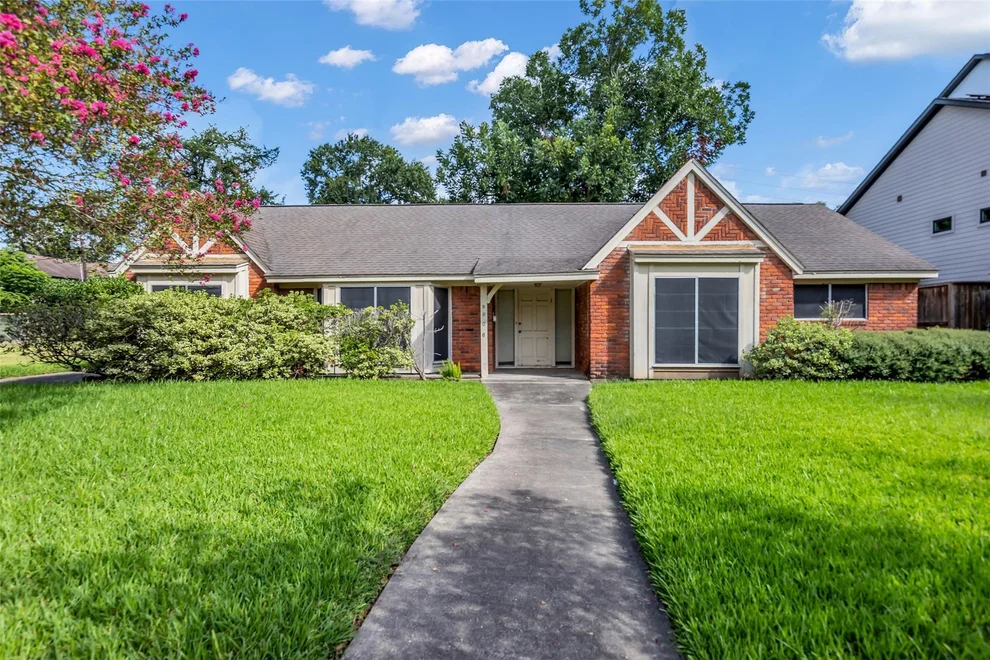 Unit for sale at 5006 Yarwell Drive, Houston, TX 77096
