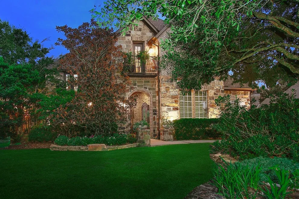 Unit for sale at 70 S Player Manor Circle, The Woodlands, TX 77382
