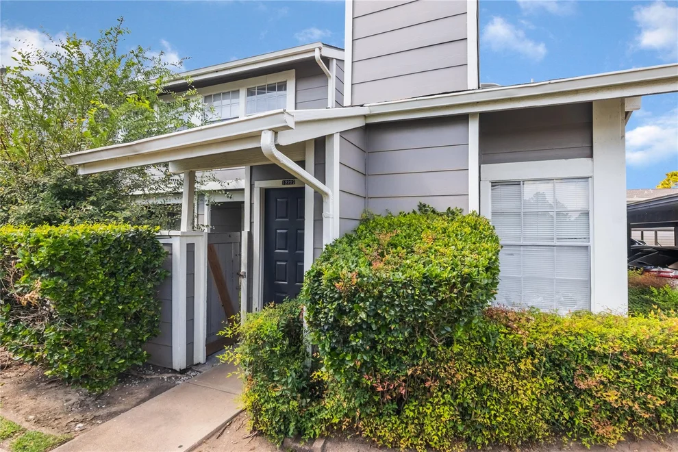 Unit for sale at 12227 Sandpiper Drive, Houston, TX 77035