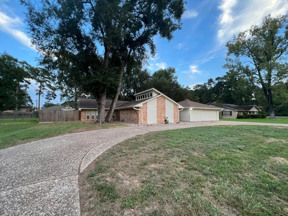 Unit for sale at 807 Shell Avenue, Cleveland, TX 77327