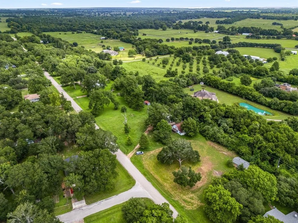Unit for sale at 1326 Wagon Road, Simonton, TX 77485
