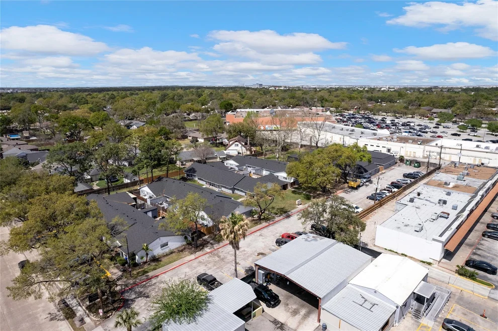Unit for sale at 2675 Gessner Drive, Houston, TX 77080