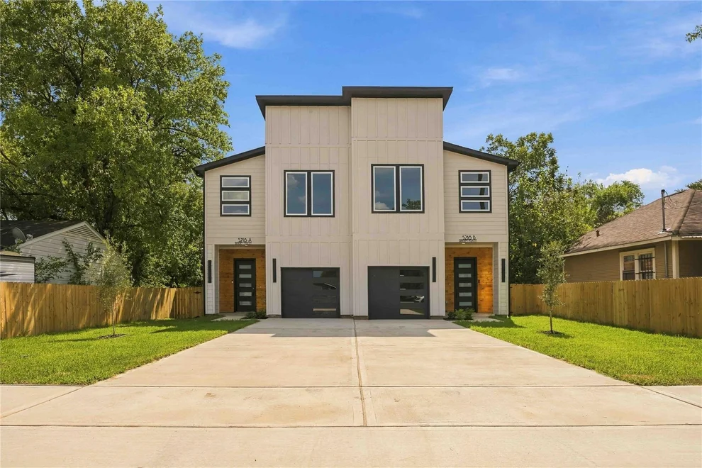 Unit for sale at 5218 Higgins Street, Houston, TX 77033