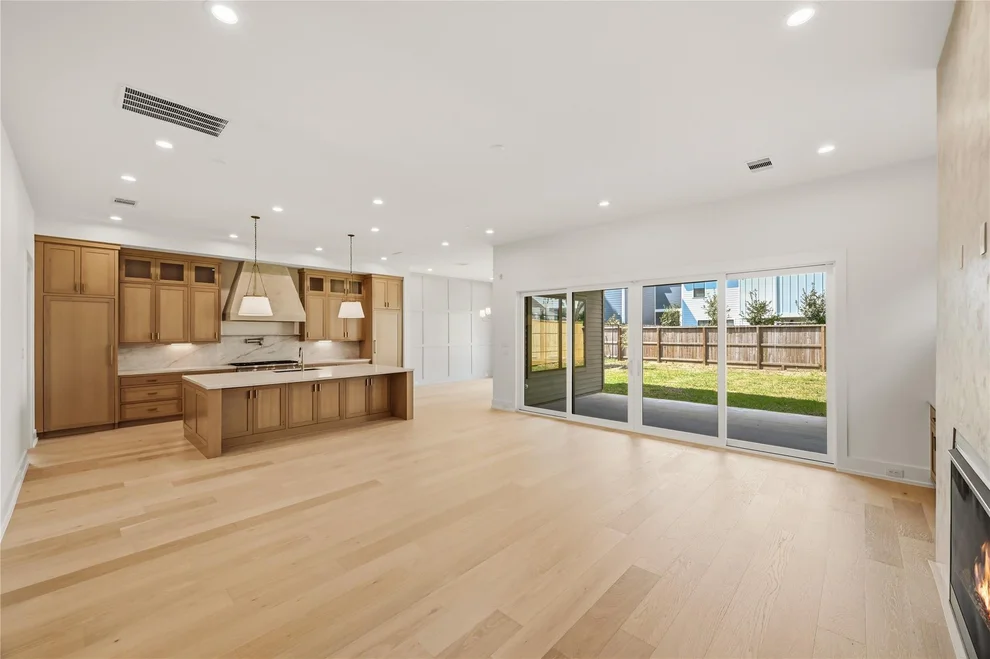 Unit for sale at 715 Merrill Street, Houston, TX 77009