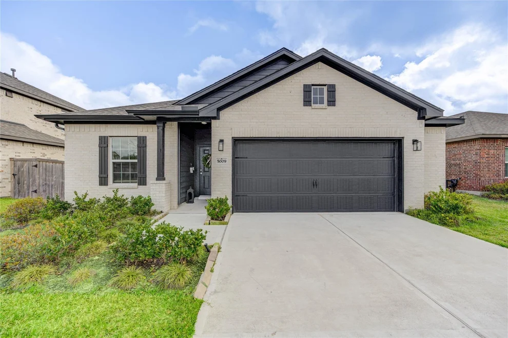 Unit for sale at 5009 Coral Vine Court, Pearland, TX 77584