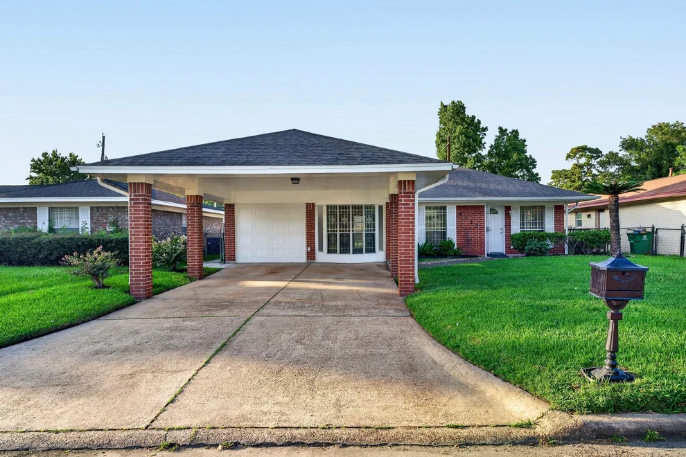 Unit for sale at 6127 Rietta Street, Houston, TX 77016