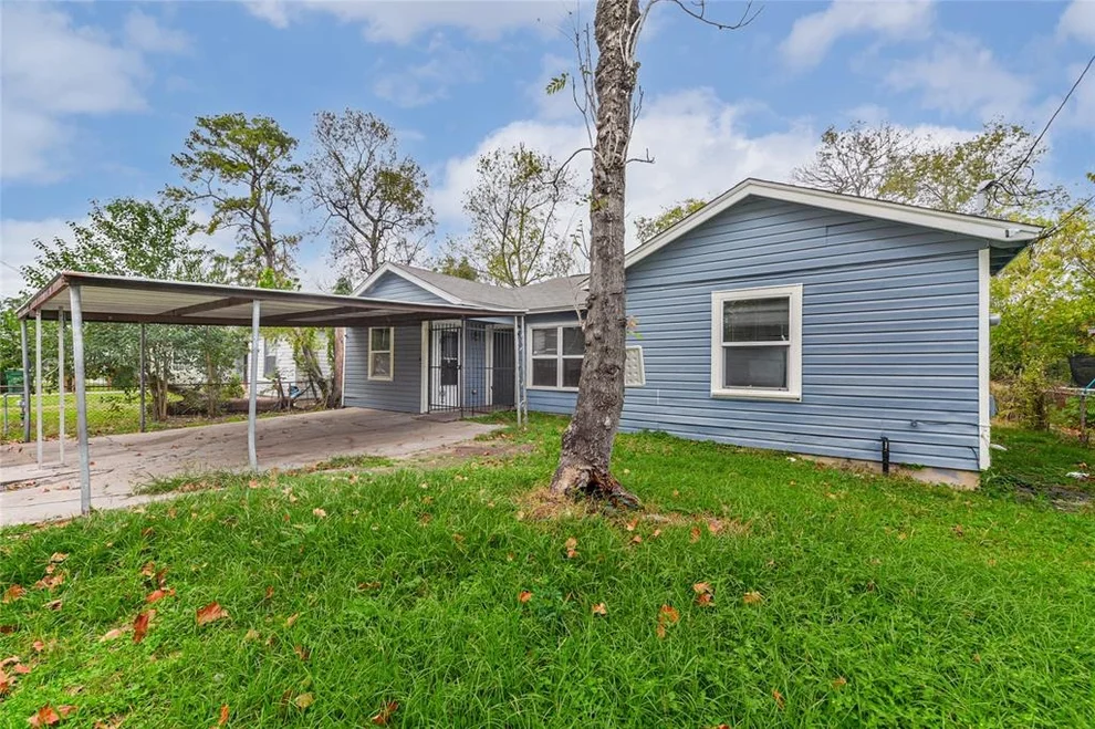 Unit for sale at 8121 Homewood Lane, Houston, TX 77028