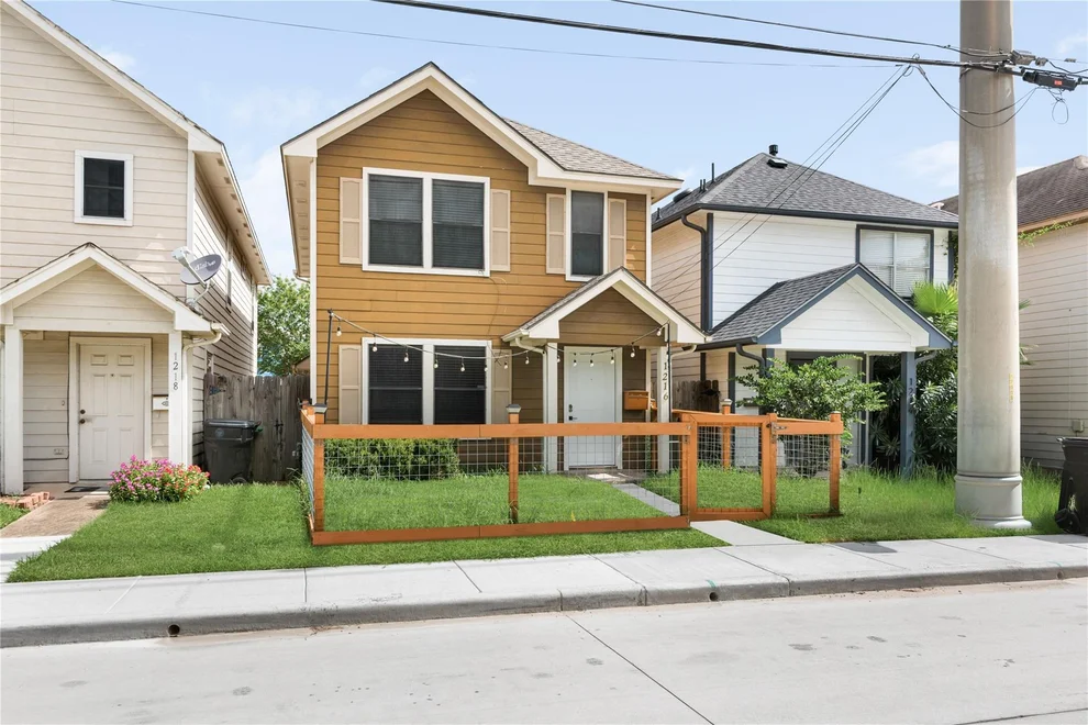 Unit for sale at 1216 Cleveland Street, Houston, TX 77019