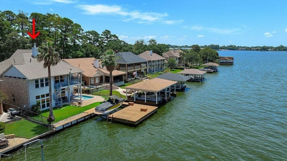 Unit for sale at 12374 Lake Vista Drive, Willis, TX 77318
