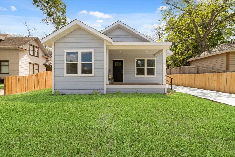 Unit for sale at 504 N Lake Avenue, Eagle Lake, TX 77434