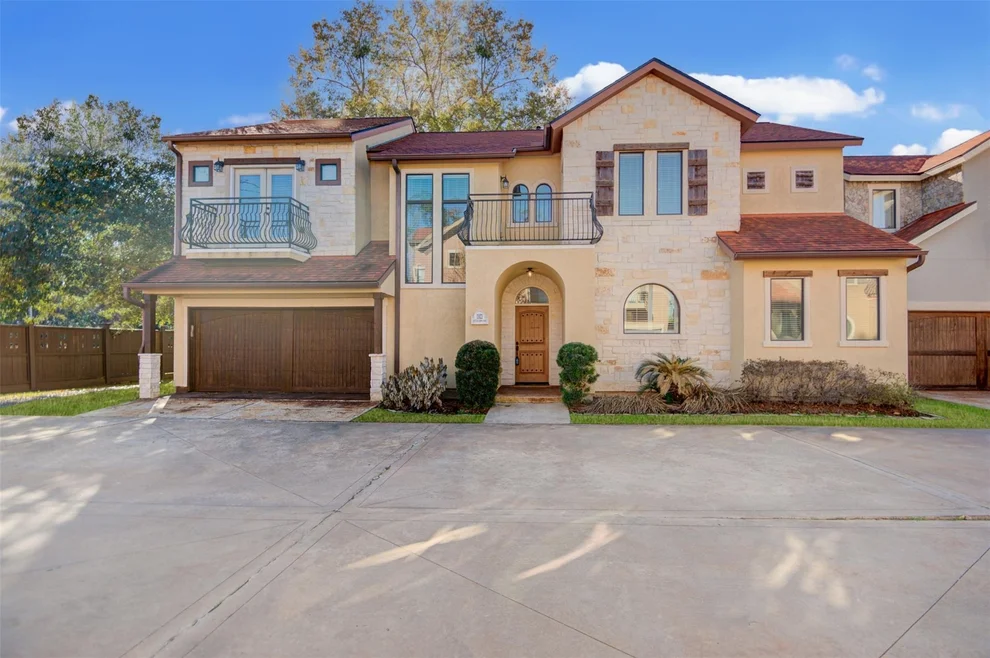 Unit for sale at 11021 Little John Way, Houston, TX 77043