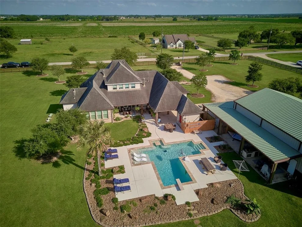 Unit for sale at 12310 Westview Circle, Needville, TX 77461