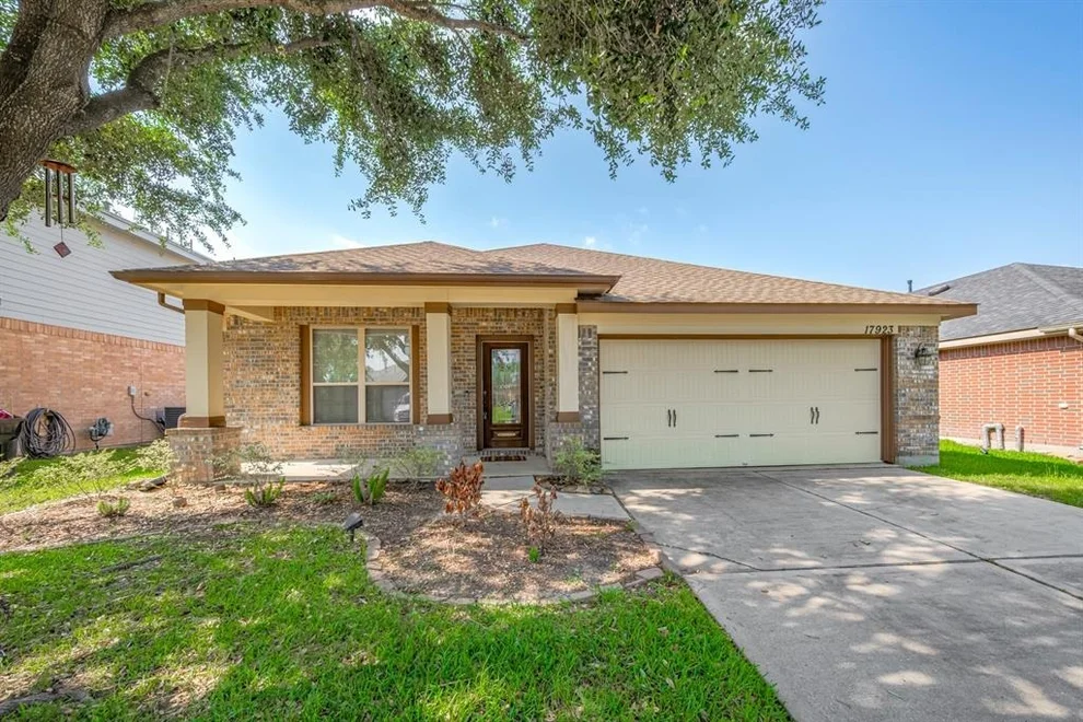 Unit for sale at 17923 Pinewood Green, Houston, TX 77084