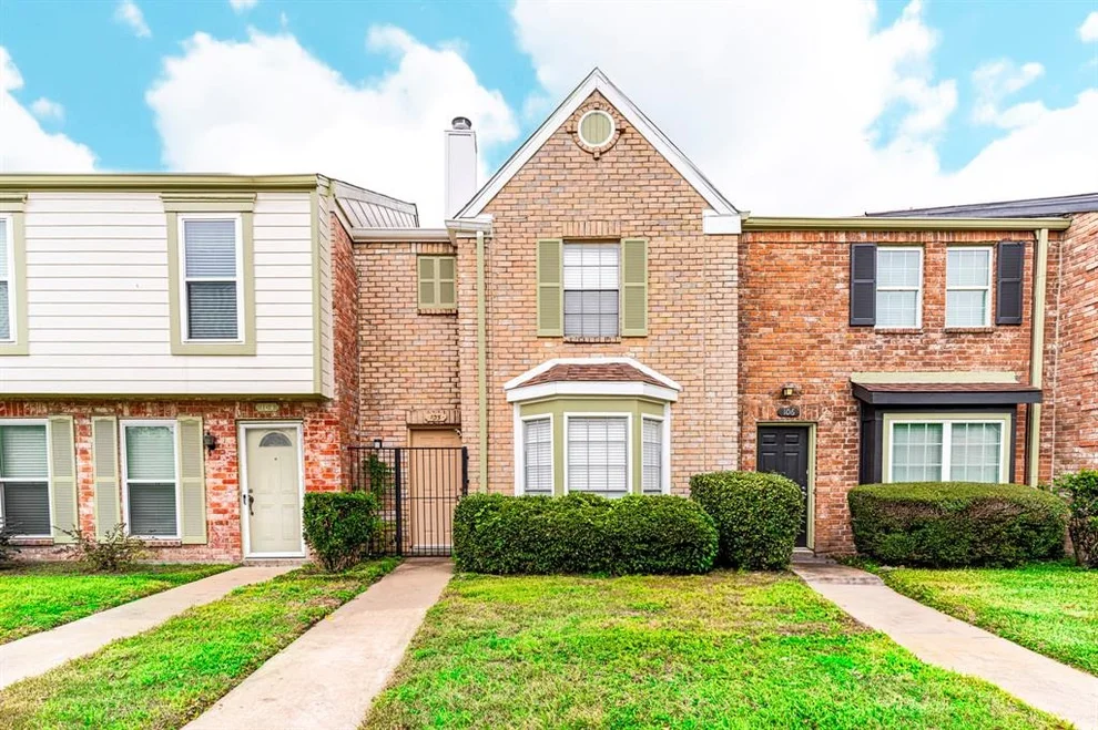 Unit for sale at 5800 Lumberdale Road, Houston, TX 77092