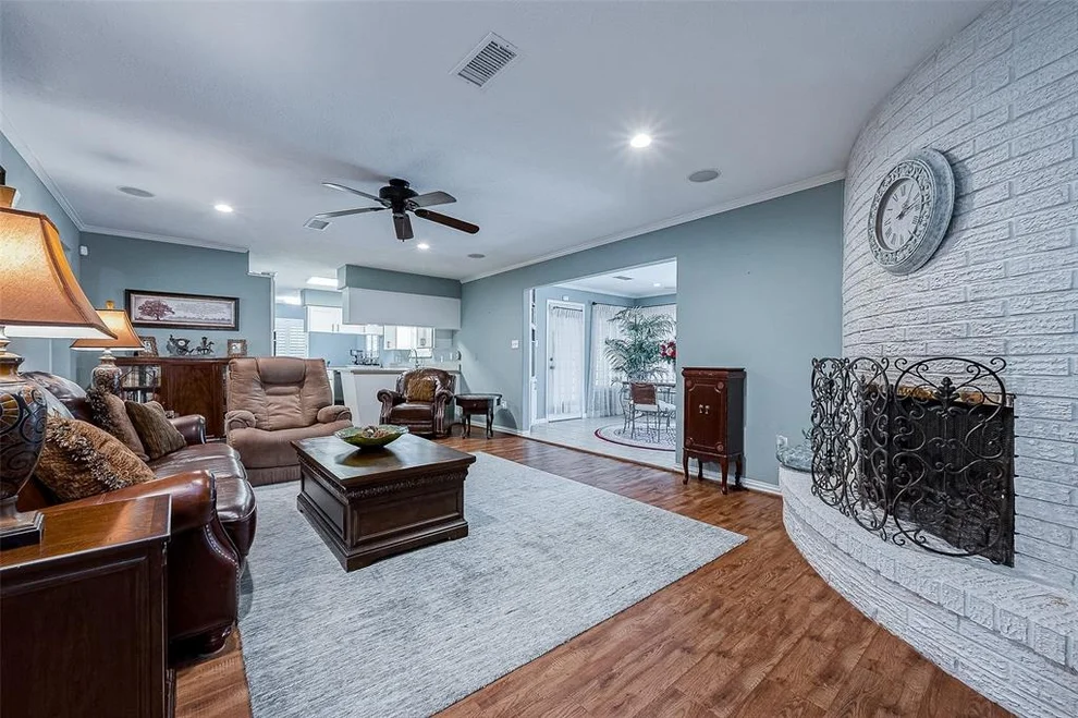 Unit for sale at 312 Wildwood Lane, Conroe, TX 77301