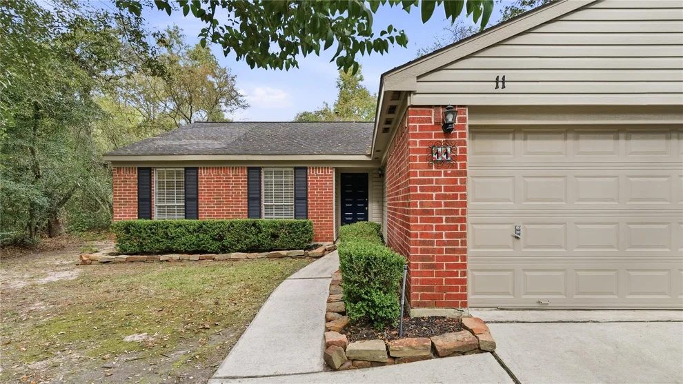 Unit for sale at 11 Hasting Oak Court, The Woodlands, TX 77381