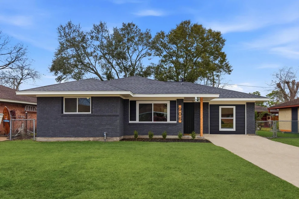 Unit for sale at 906 Creager Street, Houston, TX 77034