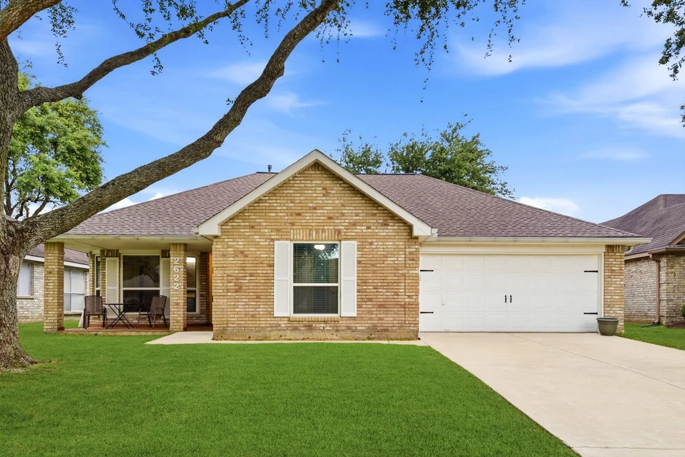 Unit for sale at 2622 S Peach Hollow Circle, Pearland, TX 77584