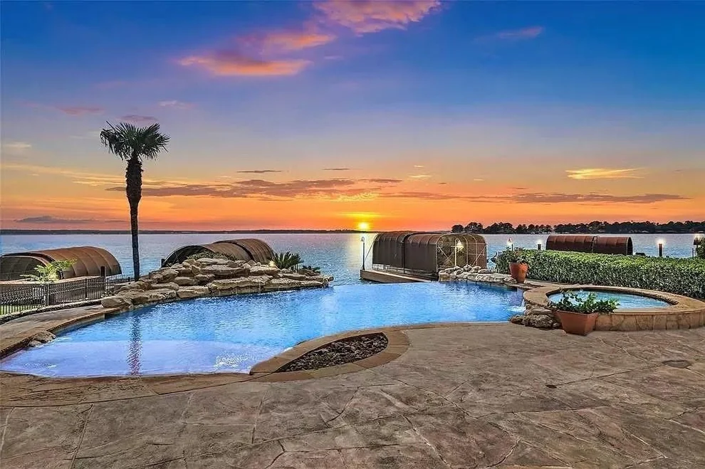 Unit for sale at 12455 Longmire Lakeview, Conroe, TX 77304