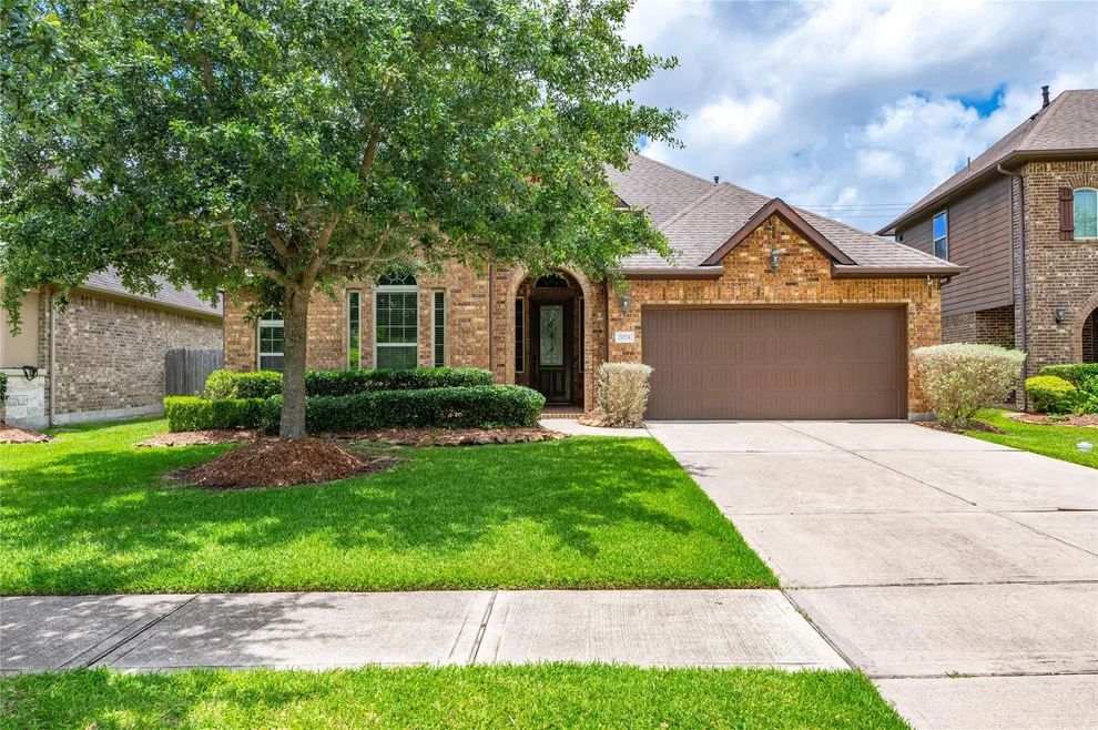 Unit for sale at 2024 Nogalas Lane, League City, TX 77573
