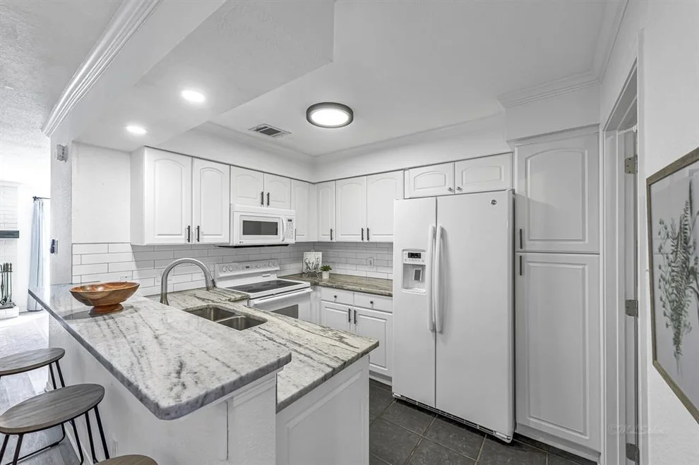 Unit for sale at 2513 Bering Drive, Houston, TX 77057