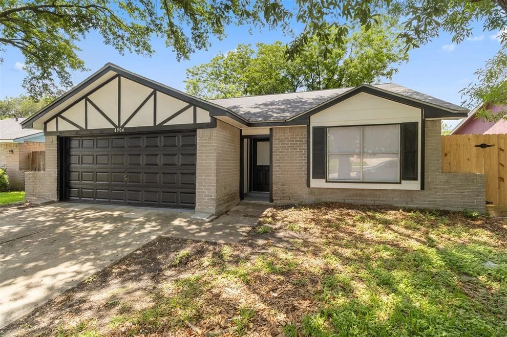 Unit for sale at 4904 Deerwood Circle, Baytown, TX 77521