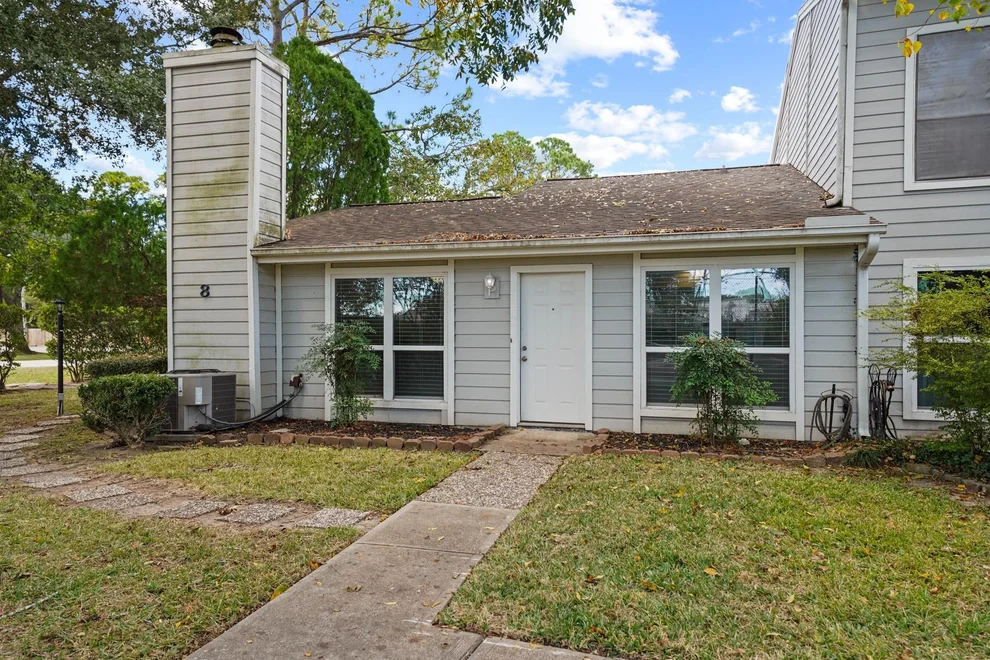 Unit for sale at 8 Hideaway Drive, Friendswood, TX 77546