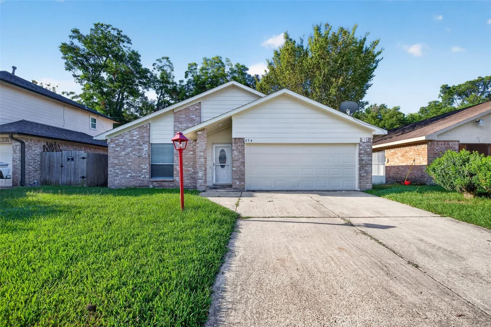 Unit for sale at 634 Walston Lane, Houston, TX 77060