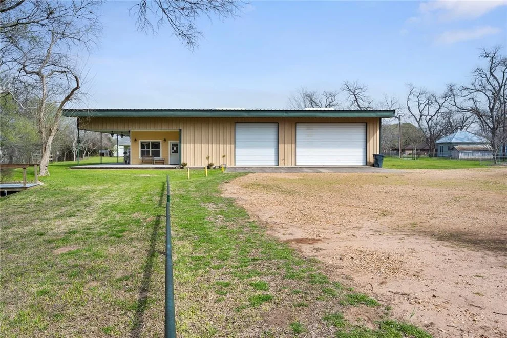 Unit for sale at 804 Robson, Columbus, TX 78934