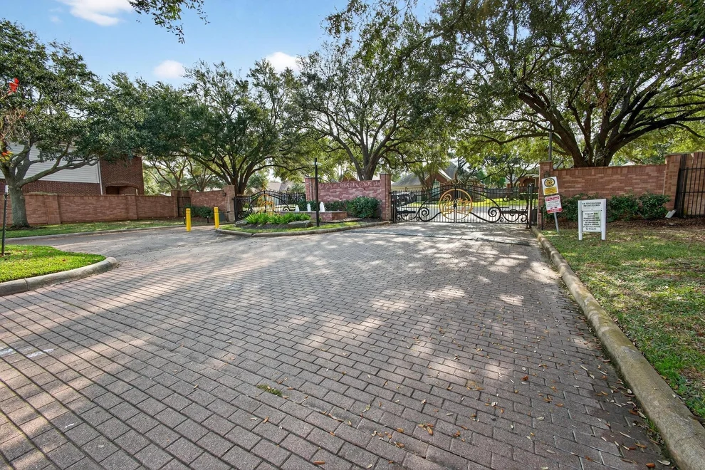 Unit for sale at 3523 Shadymist Drive, Houston, TX 77082