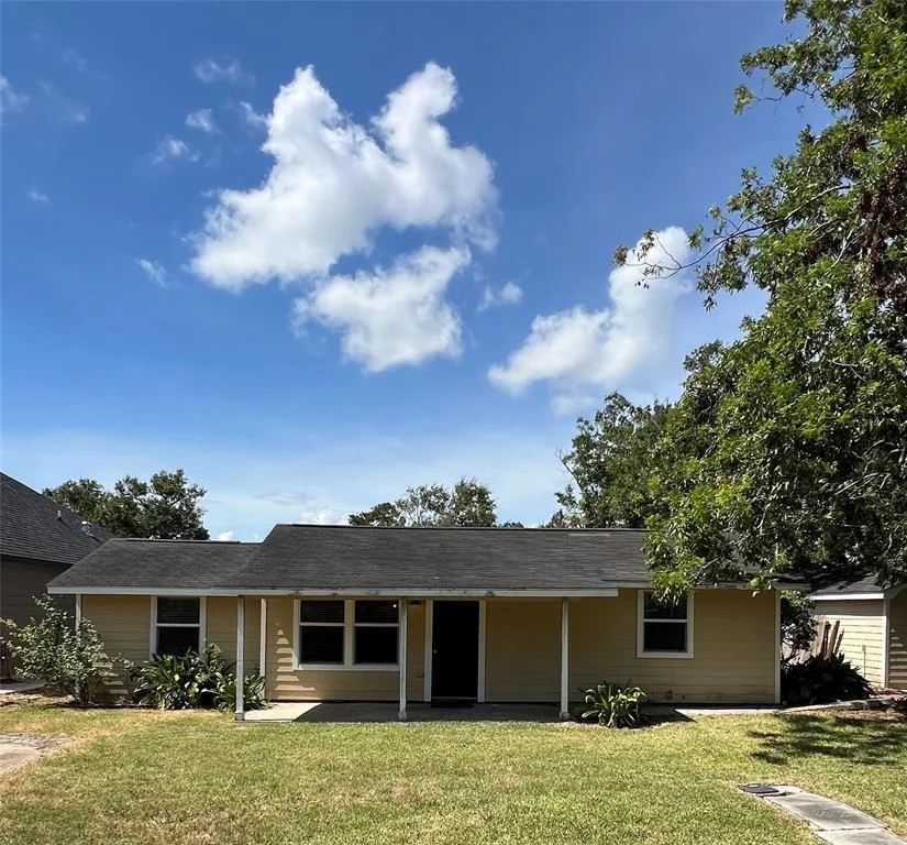 Unit for sale at 712 S Blackwell Street, La Porte, TX 77571