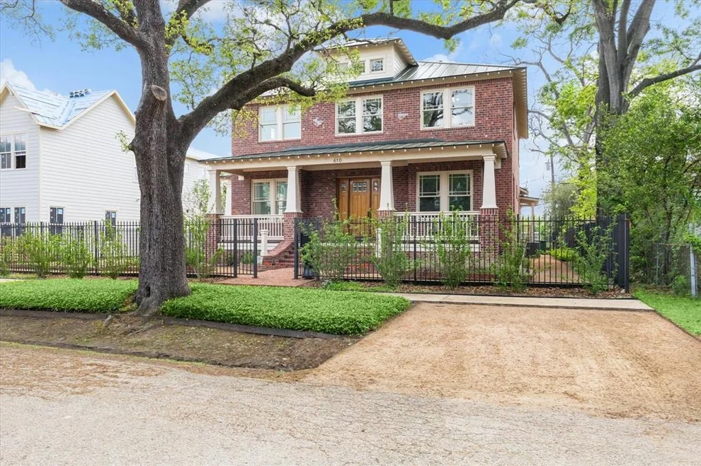 Unit for sale at 610 Algregg Street, Houston, TX 77008