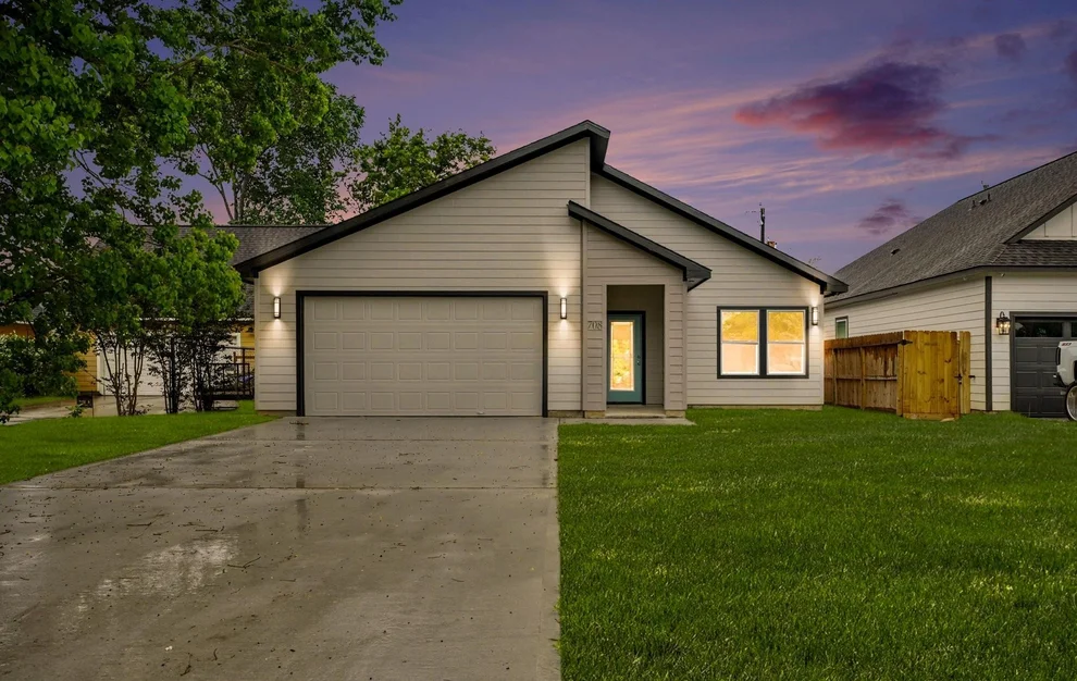 Unit for sale at 708 S Carroll Street, La Porte, TX 77571