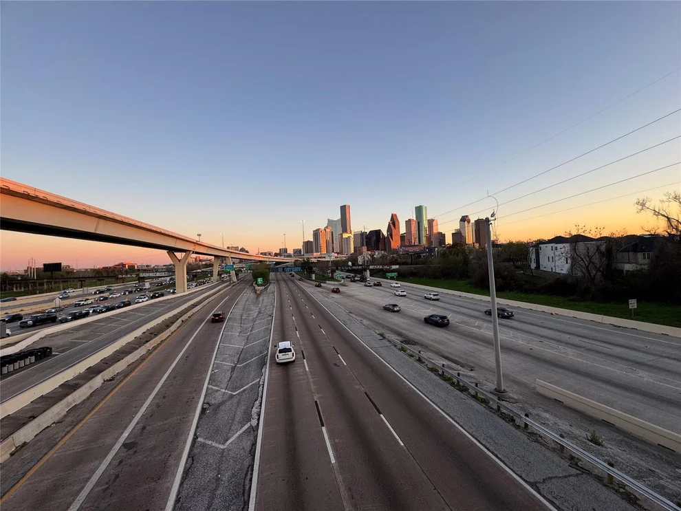 Unit for sale at 303 Bishop Street, Houston, TX 77009