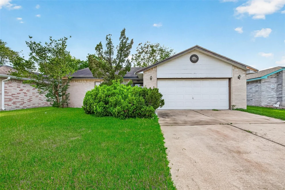 Unit for sale at 7222 Londres Drive, Houston, TX 77083