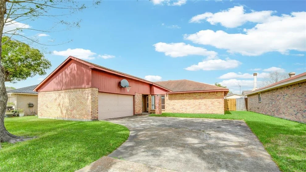 Unit for sale at 9831 Shell Rock Road, La Porte, TX 77571