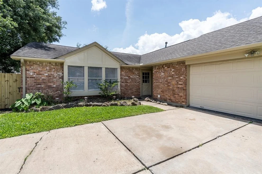 Unit for sale at 2047 Highcrest Drive, Missouri City, TX 77489